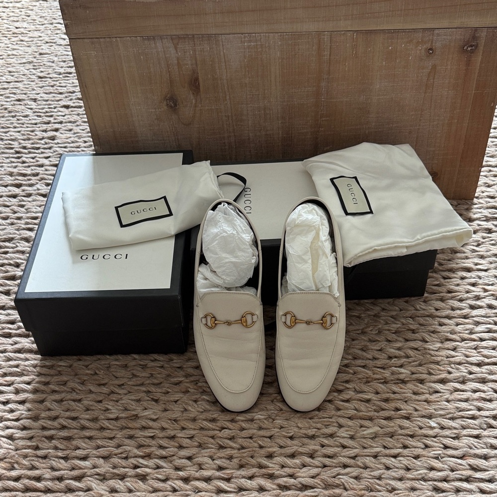 Gucci Cream Loafers with Gold Hardware